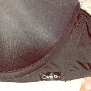 Calvin Klein 34A strapless bra